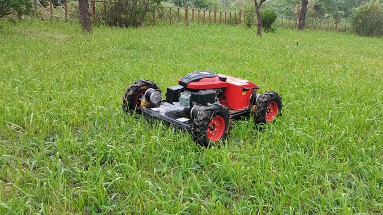 hybrid adjustable mowing height 360 degree rotation RC mowing robot