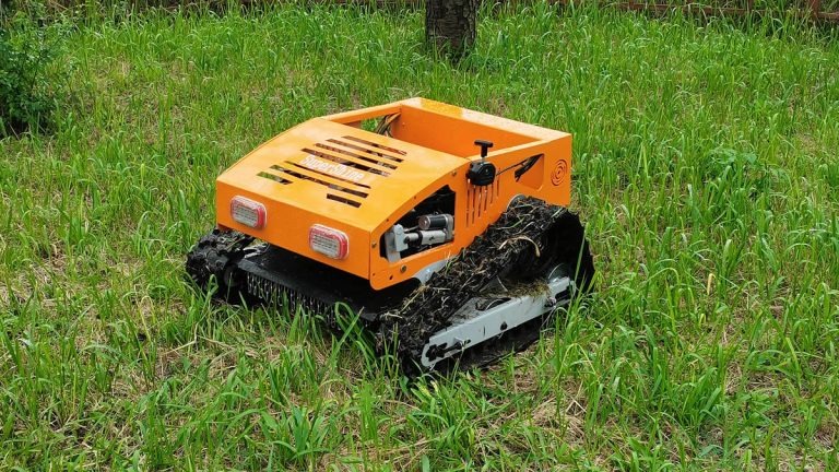 CE EPA 15HP 9HP 7HP strong power fast weeding tracked remote control slope mower with tracks with best price