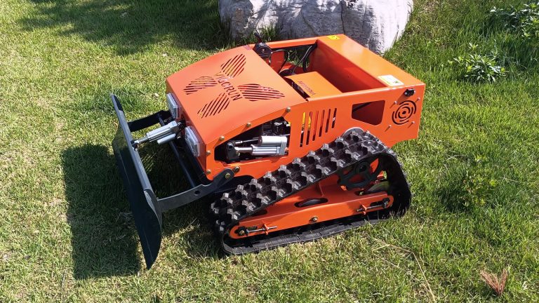 gasoline engine low power consumption working degree 40° RC lawn mower