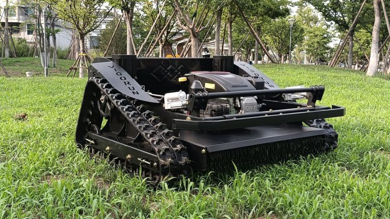 cutting width 800mm customization color electric battery RC robot slope mower