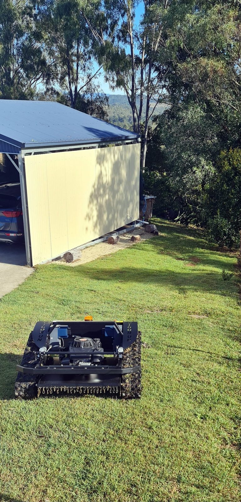 Top 3 track-mounted remote control grass trimming machine manufacturers in China