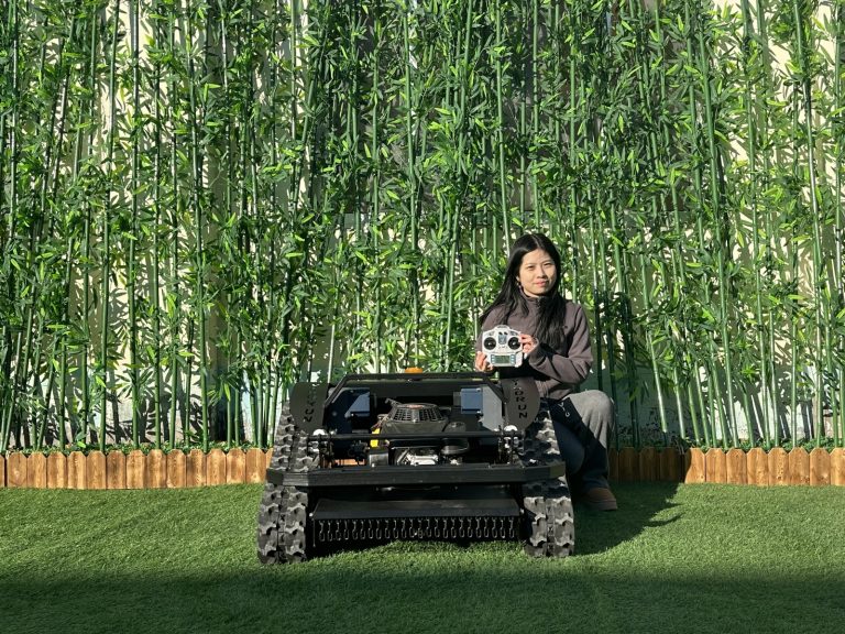 factory direct sales wireless radio control rubber track hammer flail