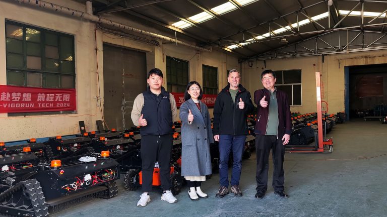 where to buy China wireless radio control crawler tank lawn mower