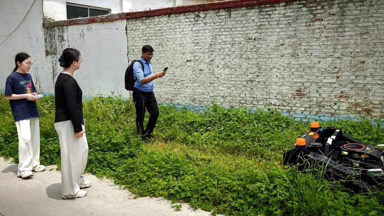 Top 10 remote controlled track-mounted lawn mower robot manufacturers in China